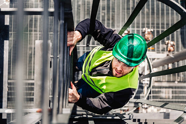 DIPLOMA IN HEALTH SAFETY & ENVIRONMENT MANAGEMENT